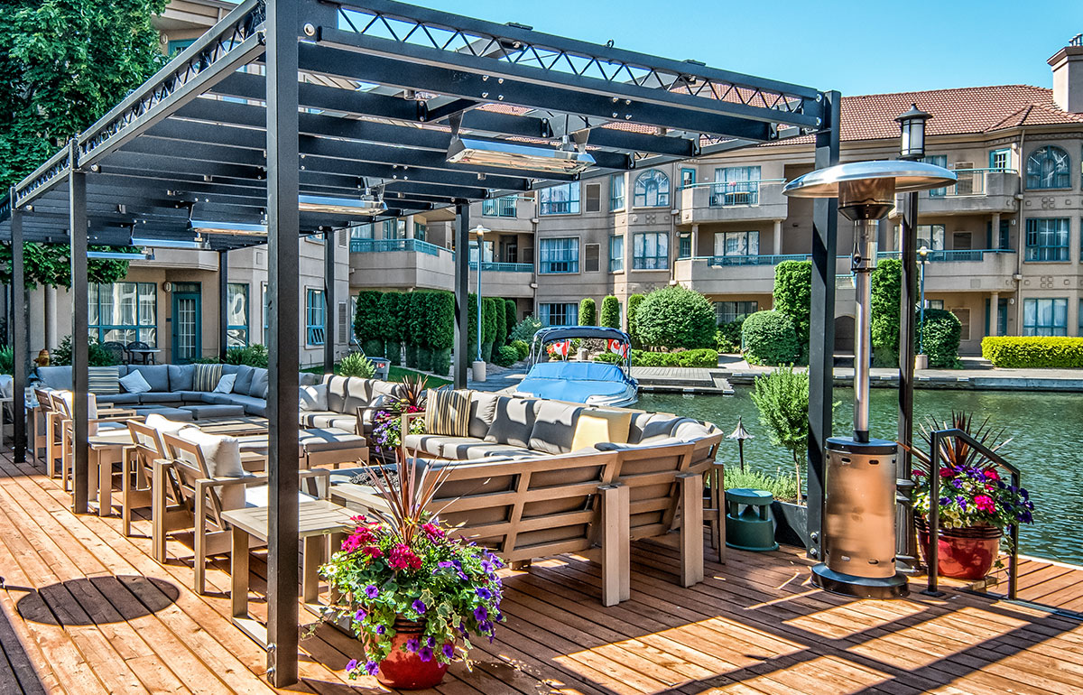 Oak and Cru Patio OAK + CRU Social Kitchen & Wine Bar